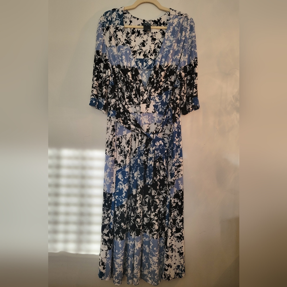 Gabby Skye Floral V Neck Wrap Dress, Size 18W